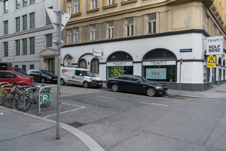 Straße, Autos, Gehsteig, Verkehrszeichen, Fahrräder