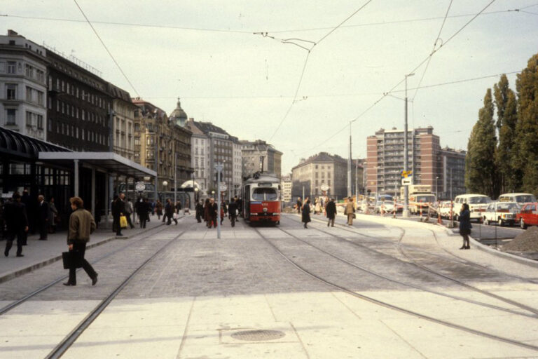 Straßenbahnhaltestelle
