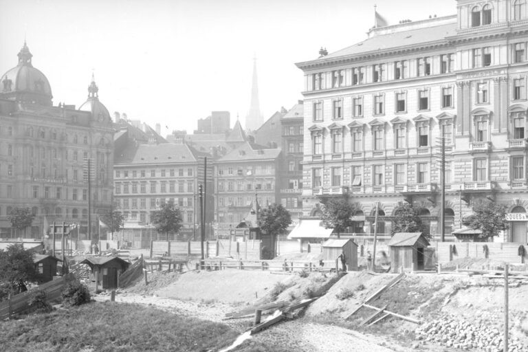 historische Aufnahme von Gebäuden am Donaukanal