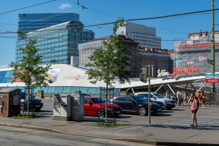 Straße beim Donaukanal in Wien