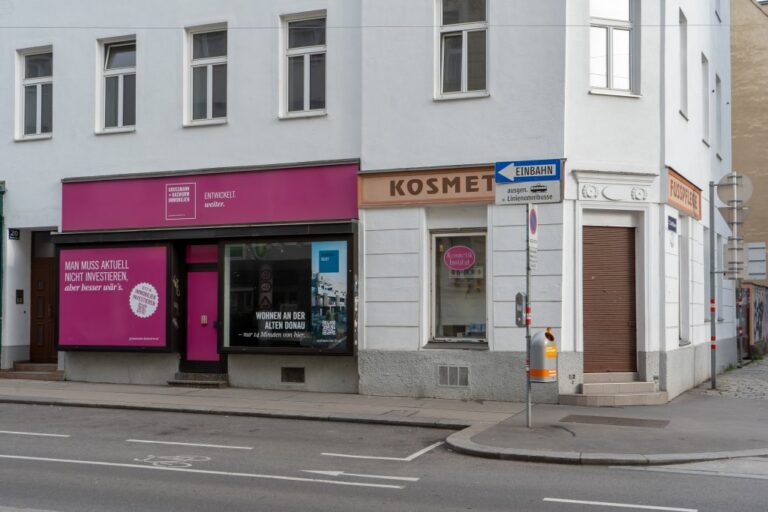 Erdgeschoßzone eines Altbaus in Wien, Kosmetik, Fußpflege, Grossmann + Kaswurm Immobilien