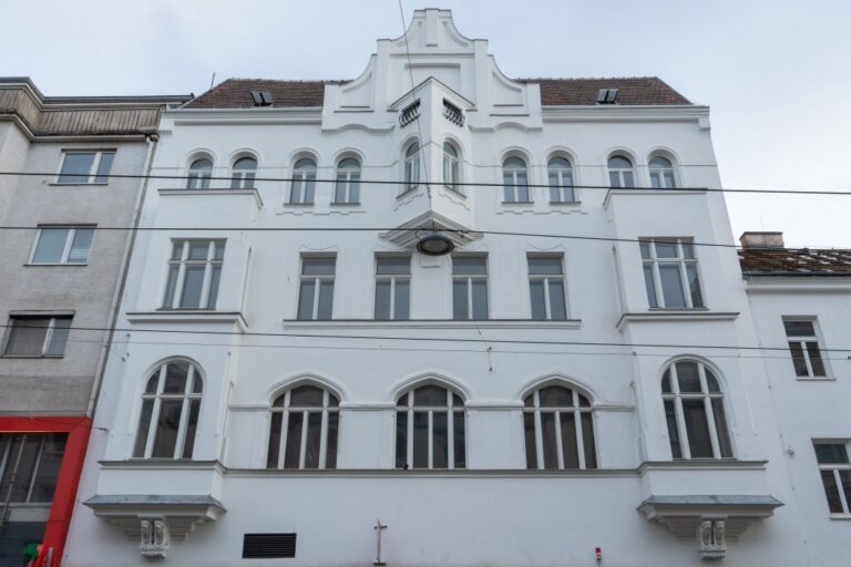 Gebäude mit Erkern in Wien-Hernals