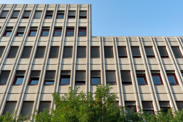 Waschbetonfassade, Bürohaus, Kempelenpark
