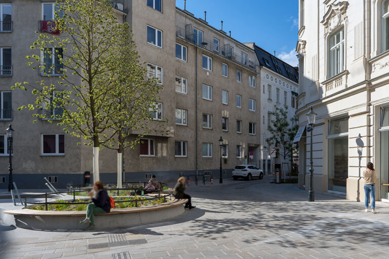 umgestalteter Platz in Hietzing